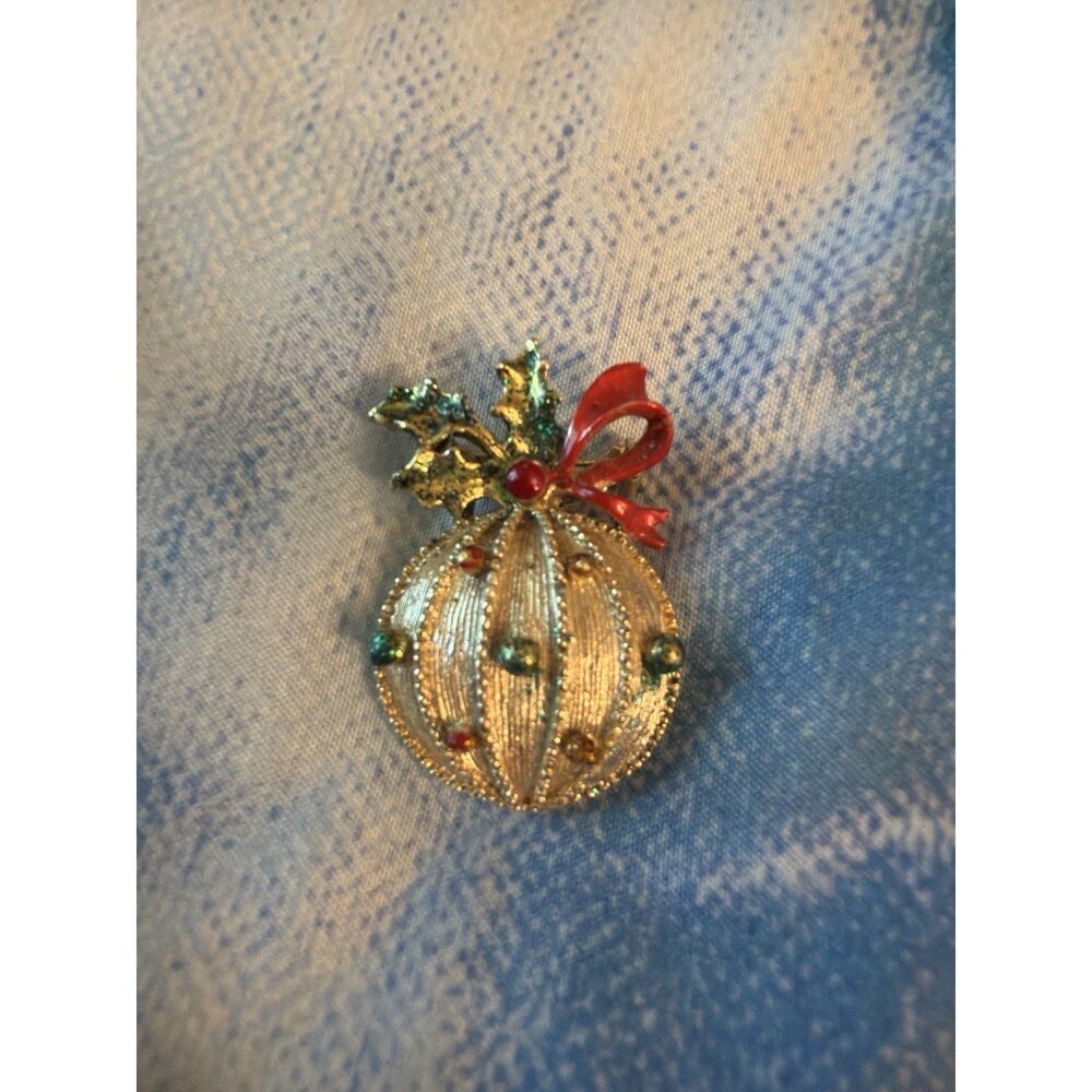 Vintage GERRY'S Ornament Holly Berry Christmas Enamel Pin Brooch Designer Signed